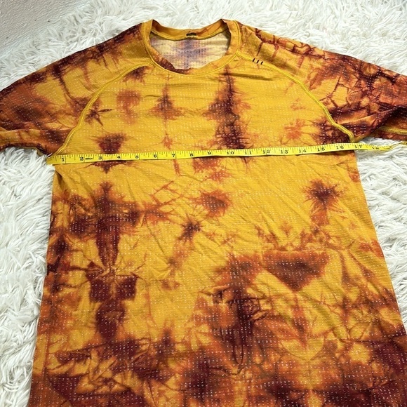 Lululemon Metal Vent Tech Short Sleeve Shirt 2.0 Yellow/Red Dye - Picture 2 of 6